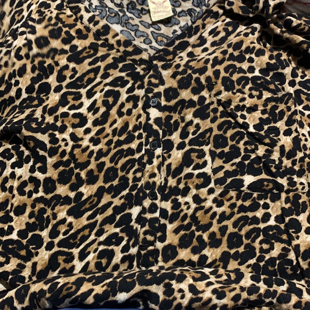 Leopard top - Picture 3 of 3